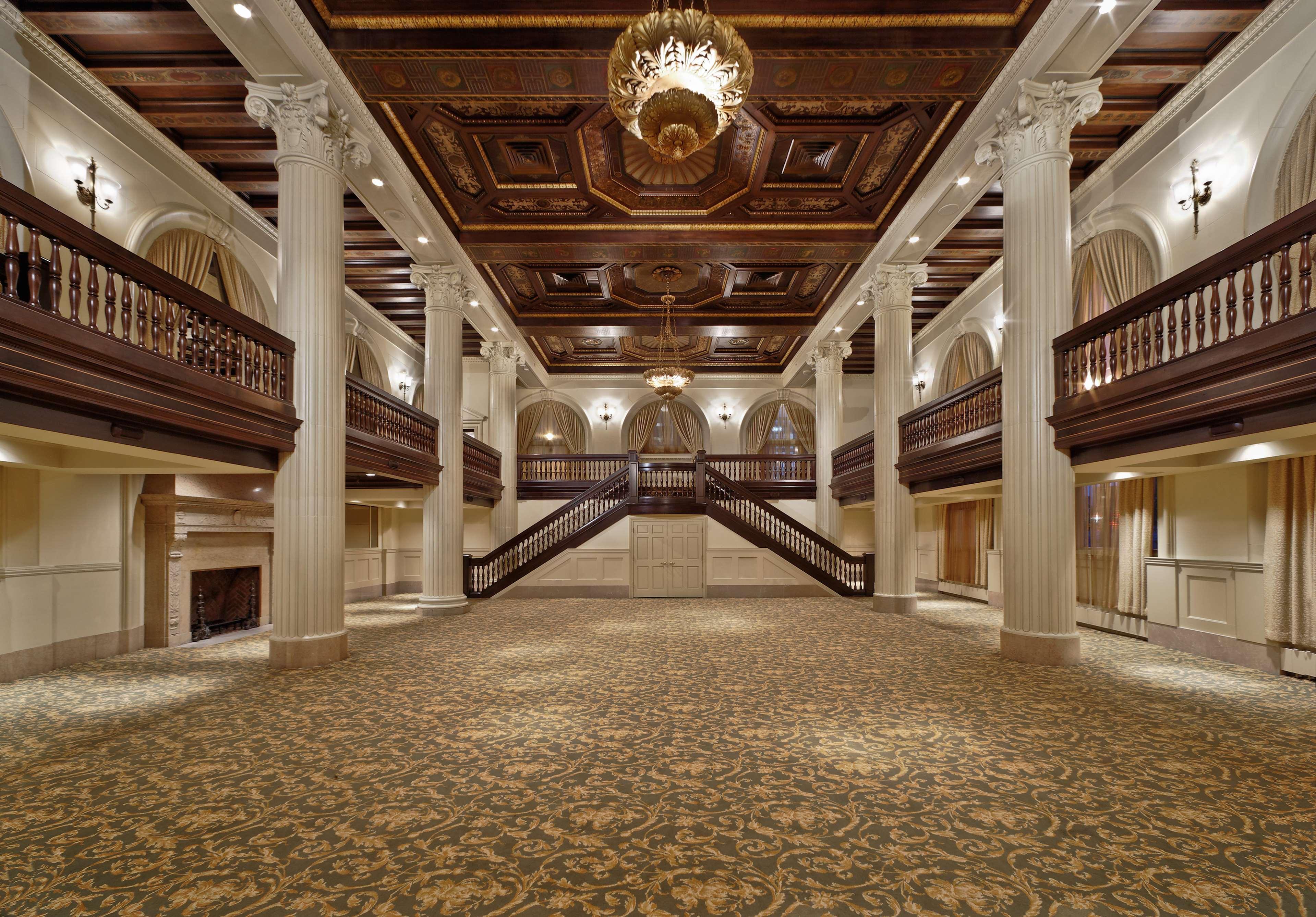 Amway Grand Plaza Hotel, Curio Collection By Hilton Grand Rapids Bagian luar foto