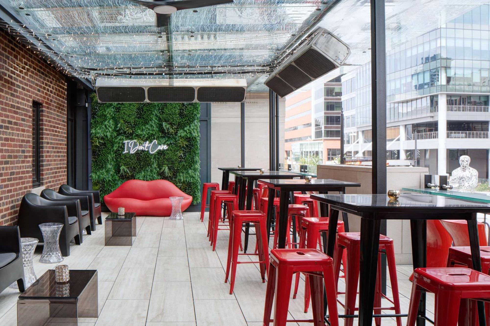Amway Grand Plaza Hotel, Curio Collection By Hilton Grand Rapids Bagian luar foto