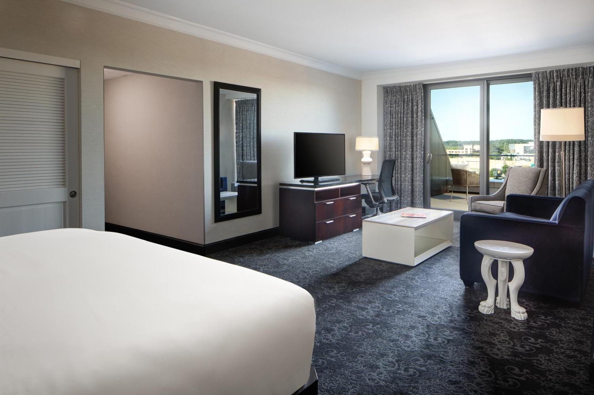 Amway Grand Plaza Hotel, Curio Collection By Hilton Grand Rapids Bagian luar foto
