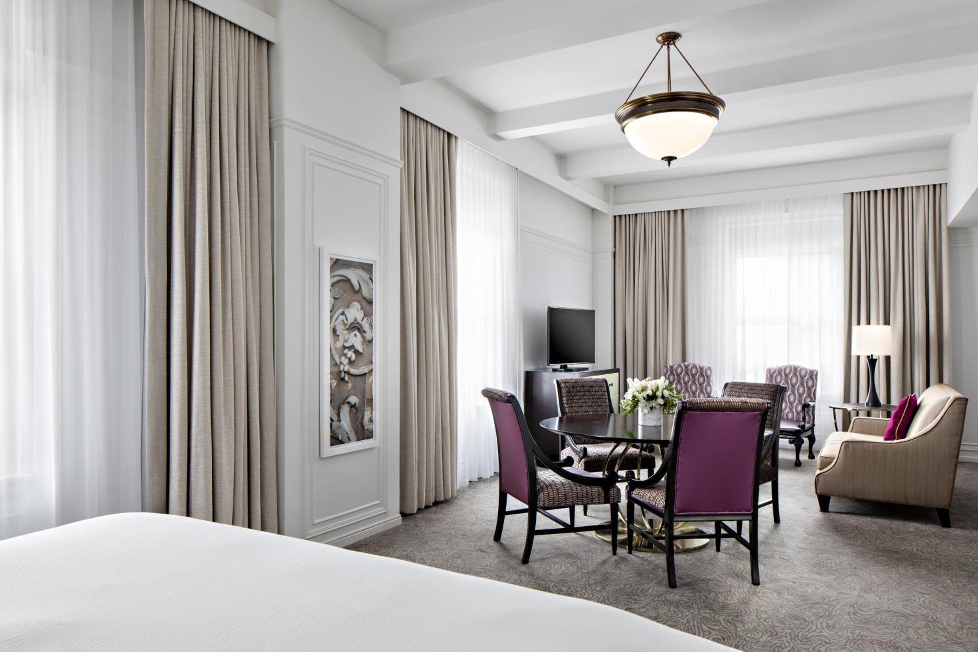 Amway Grand Plaza Hotel, Curio Collection By Hilton Grand Rapids Bagian luar foto